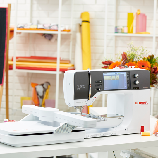 BERNINA 790 PRO mit Stickmodul image number