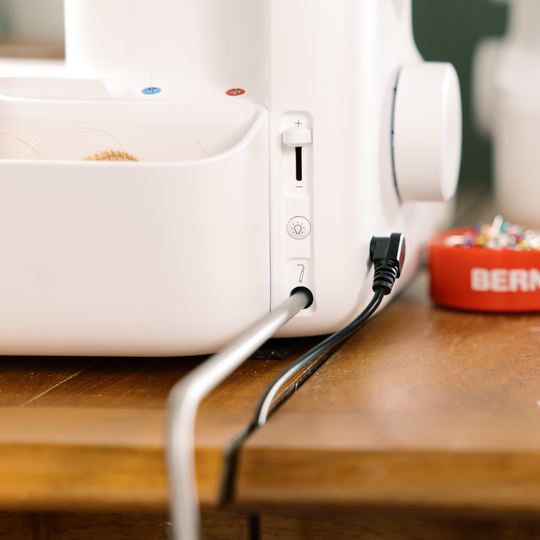 BERNINA L 660 image number